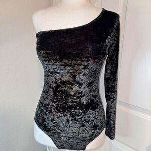ZARA one sholder long sleeve velure body suit.Size M
